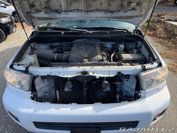 Toyota Ostatní modely SEQUOIA SR5 5.7V8 4WD 2014