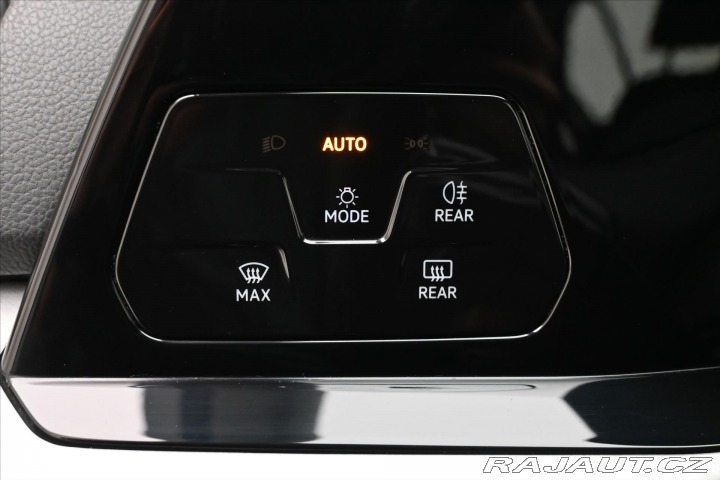 Volkswagen Golf 1,0 TSI 81kW Life Záruka 2023