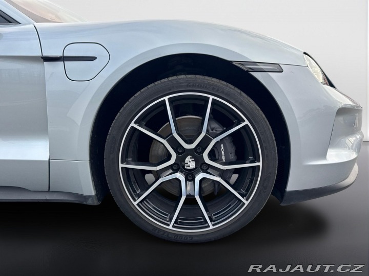 Porsche Taycan 4 2025