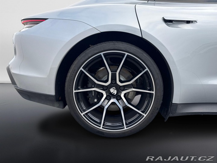 Porsche Taycan 4 2025