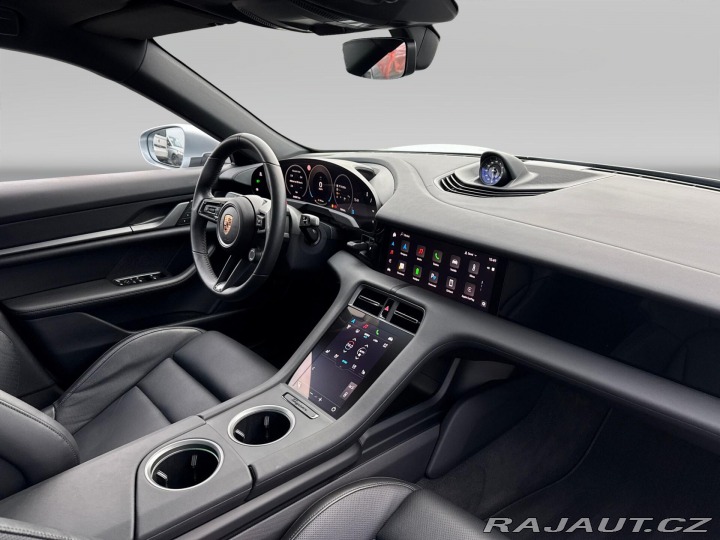 Porsche Taycan 4 2025