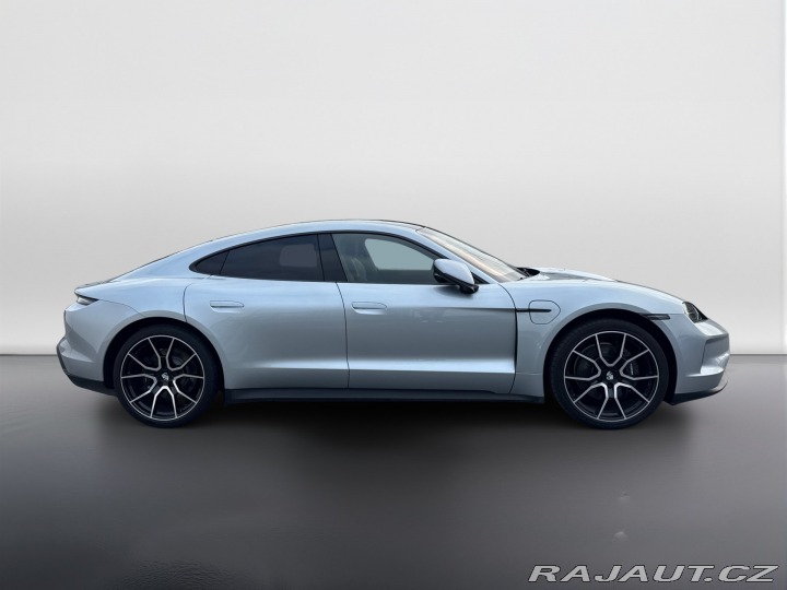 Porsche Taycan 4 2025