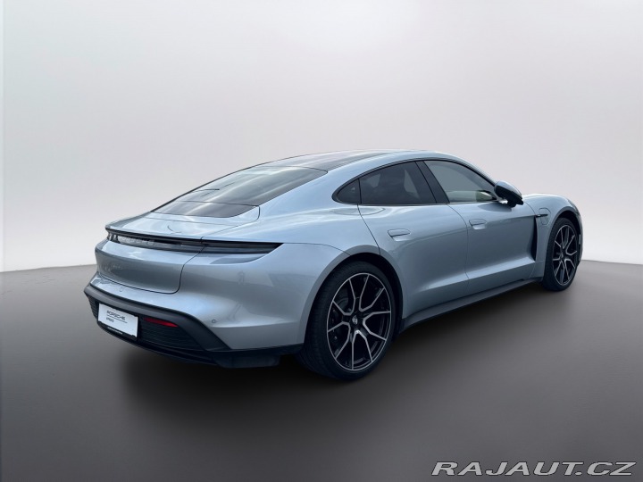 Porsche Taycan 4 2025