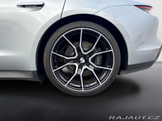 Porsche Taycan 4 2025