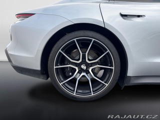 Porsche Taycan 4 2025