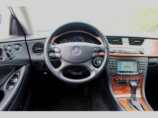 Mercedes-Benz CLS 500 2004